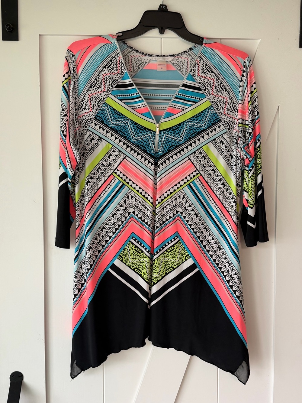 Women’s Multi-Color Chevron Zip-Front Tunic Top - Black/Multi
